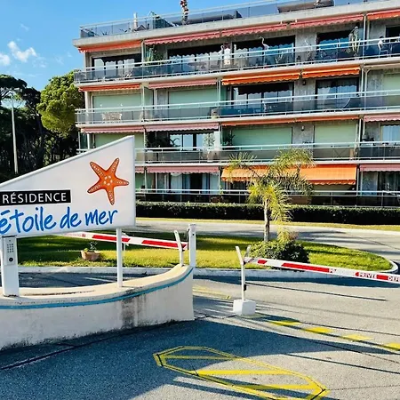 Beautiful Beachfront 4 Pers 아파트 칸느