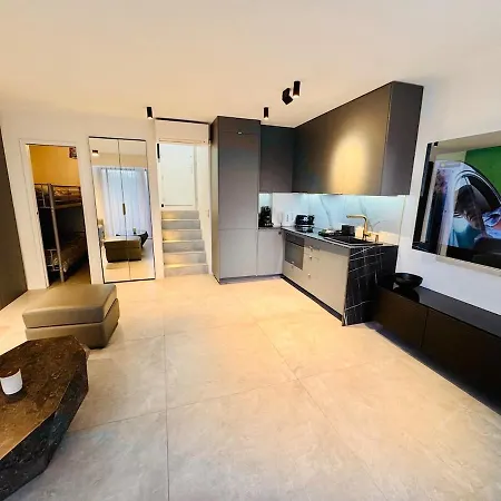 Beautiful Beachfront 4 Pers アパート カンヌ