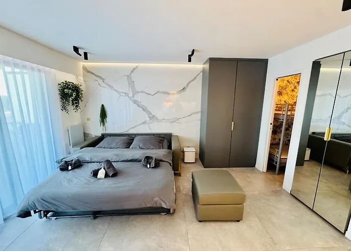 Beautiful Beachfront 4 Pers