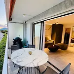 Beautiful Beachfront 4 Pers * Cannes