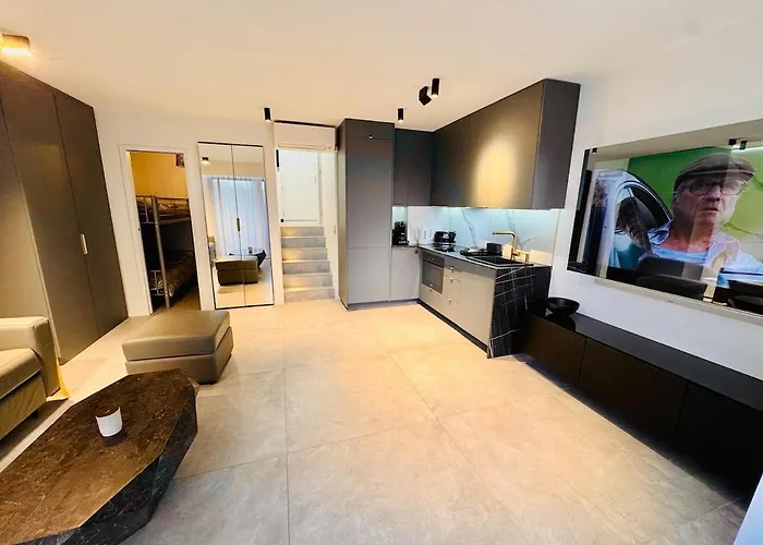 Beautiful Beachfront 4 Pers Apartment Cannes
