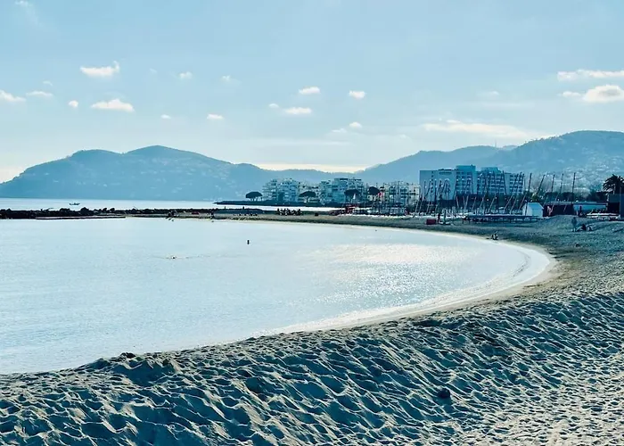 Beautiful Beachfront 4 Pers Apartman
