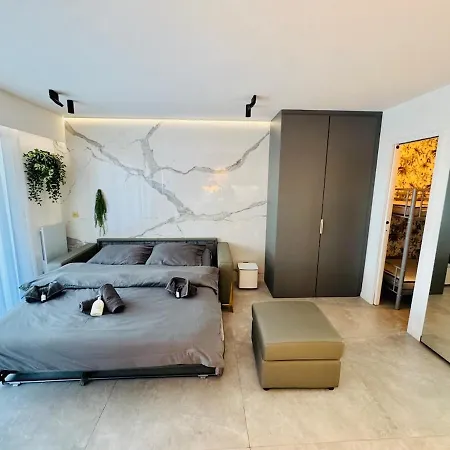 Beautiful Beachfront 4 Pers